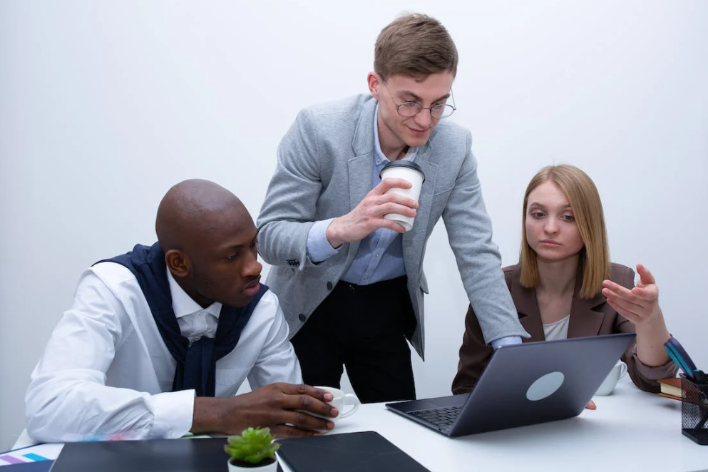 Strategi Komunikasi Internal yang Meningkatkan Kolaborasi Tim