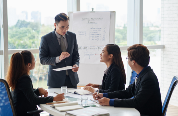 Briefing dan Evaluasi Tim